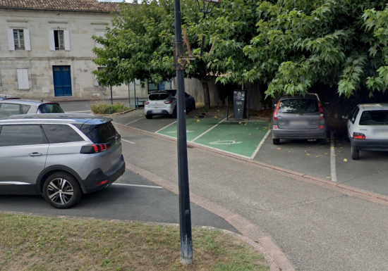 Borne de recharge véhicule  électrique – Fronsac